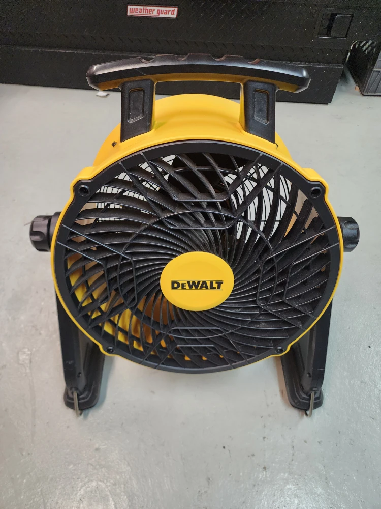 DeWalt DXF1616 16-inch Bench Top Fan