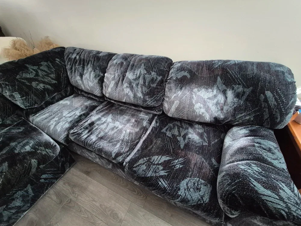 2 piece Sectional Couch with Pull Out Bed image indicator(4)