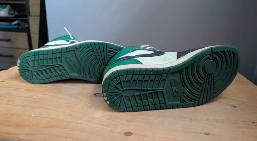 Jordan 1 Retro High Pine Green image indicator(2)