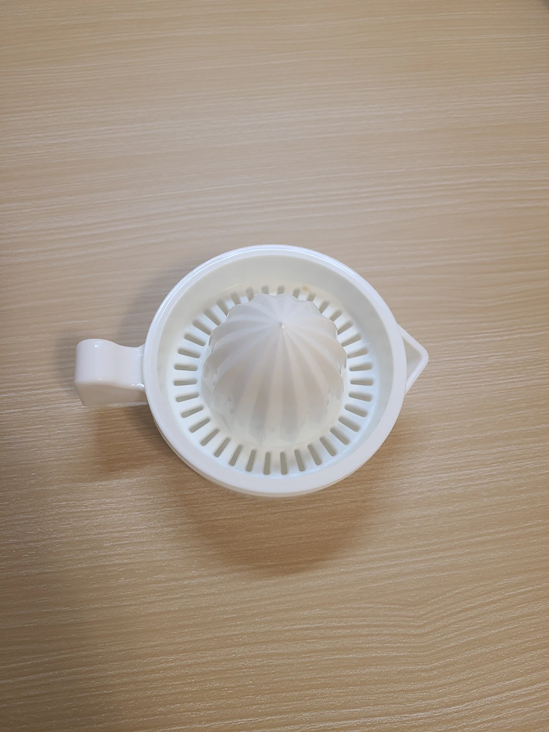 Small White Citrus Juicer - photo 4