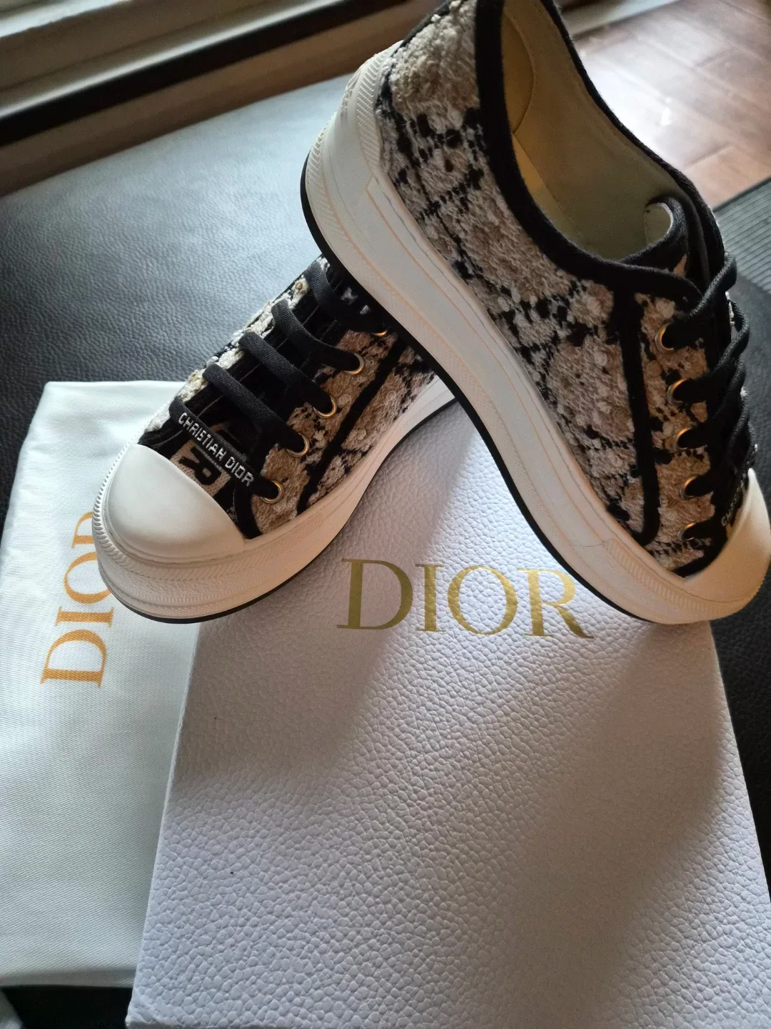 Dior Walk N Dior Oblique Embroidered Sneakers - Size 35 image indicator(5)