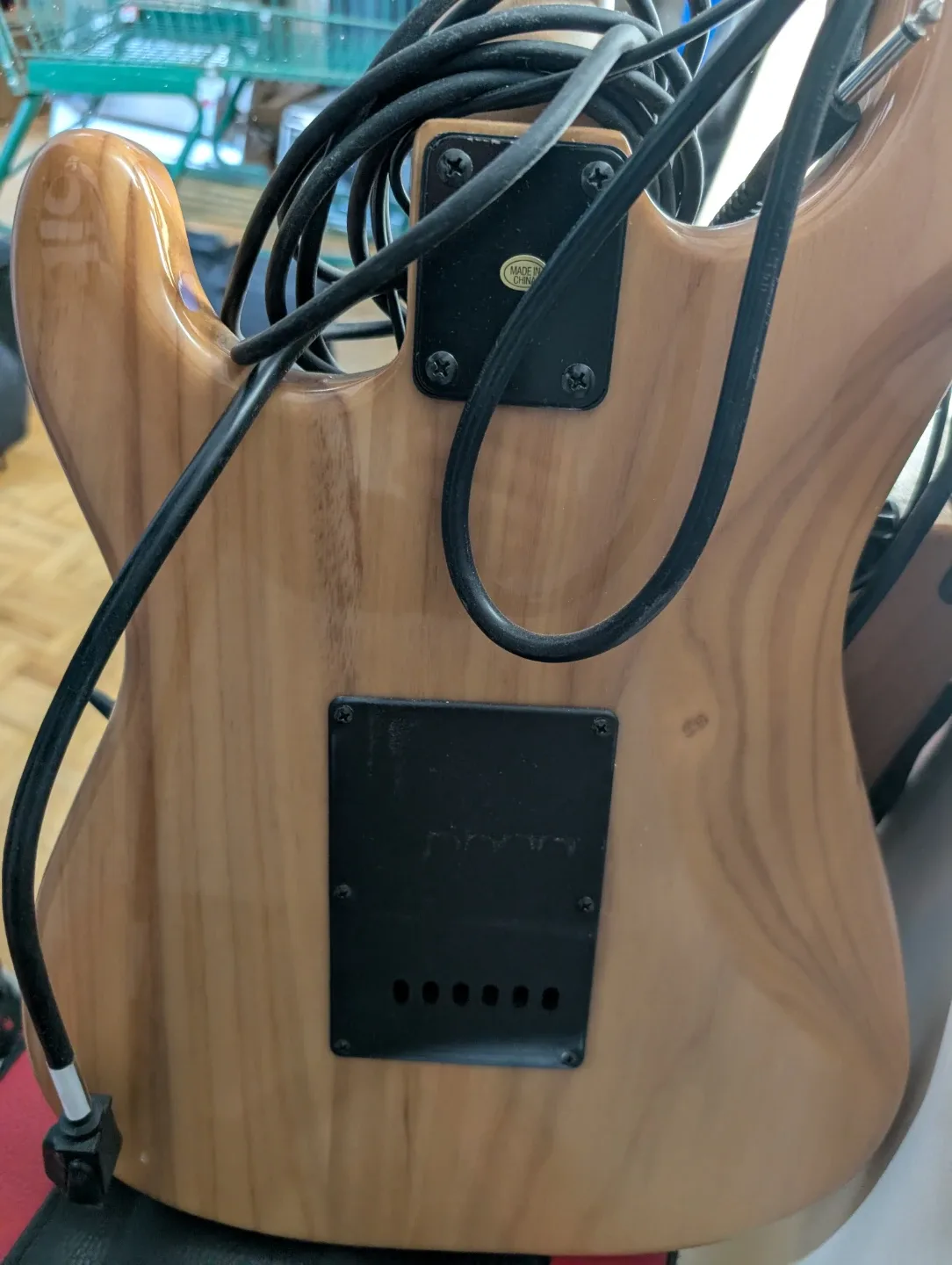 LYX Guitar and LYX PRO AGL-20 Amp Combo NEVER USED image indicator(4)