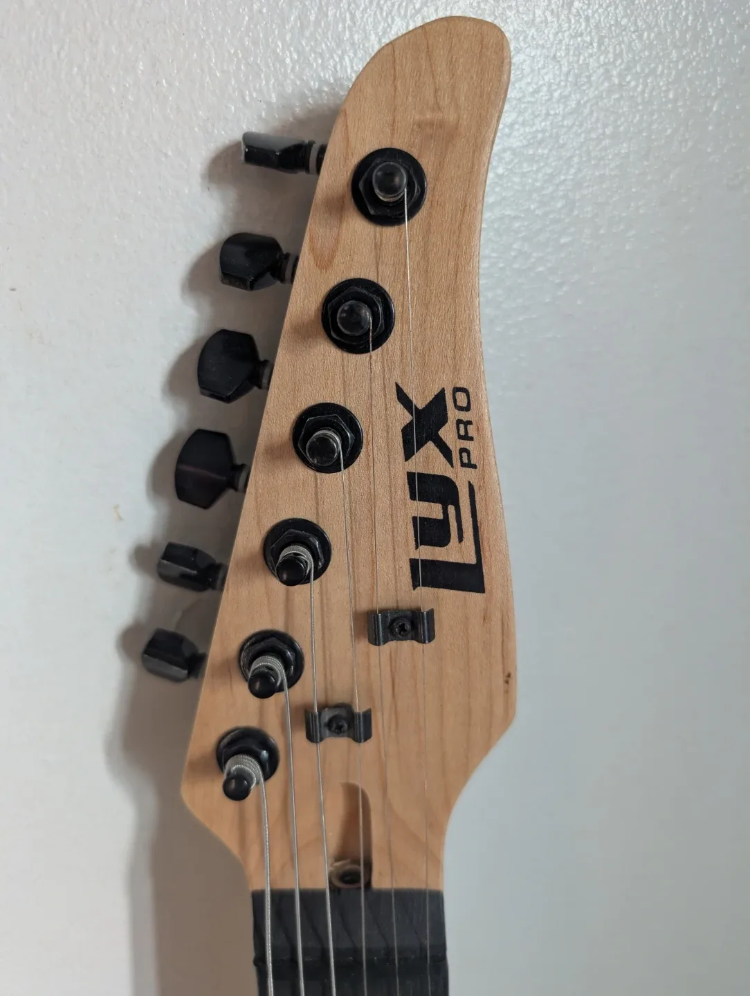 LYX Guitar and LYX PRO AGL-20 Amp Combo NEVER USED image indicator(6)