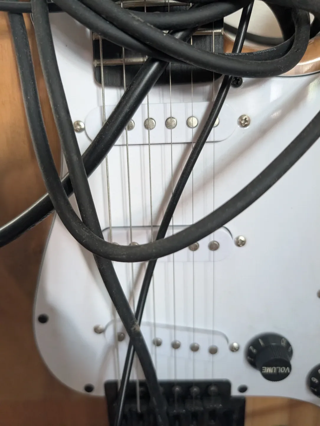 LYX Guitar and LYX PRO AGL-20 Amp Combo NEVER USED image indicator(7)