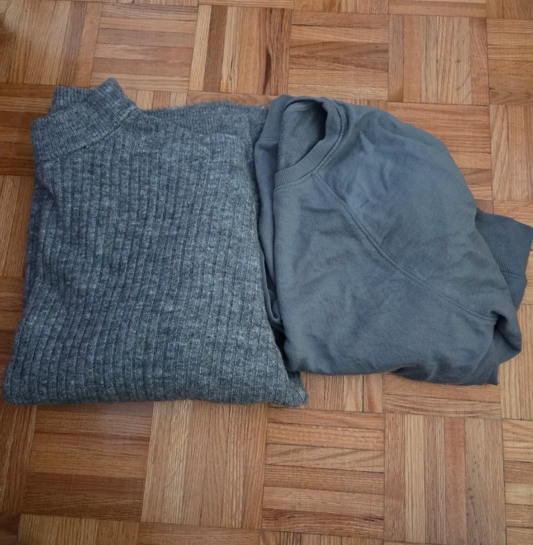 9 Ladies Assorted Sweaters Bundle image indicator(5)