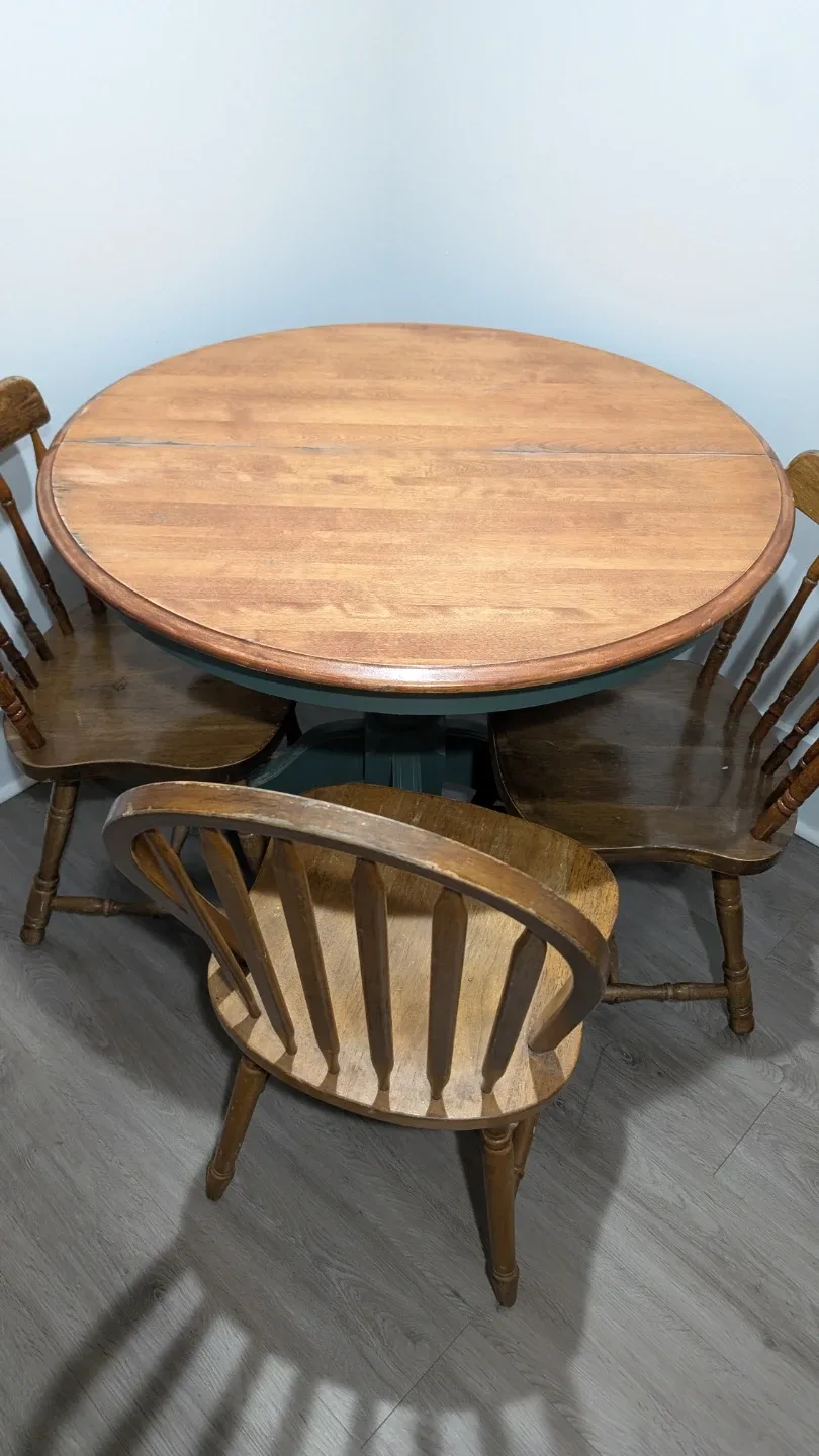 Round Wooden Dining Table with 4 Chairs image indicator(2)