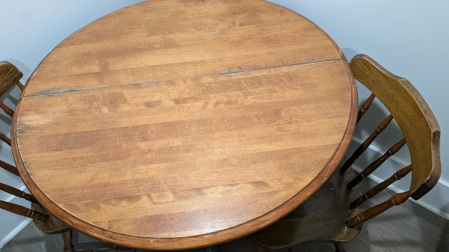 Round Wooden Dining Table with 4 Chairs image indicator(3)