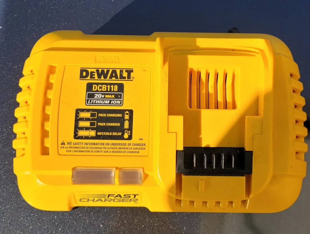 120 FLEX VOLT MITRE SAW image indicator(8)