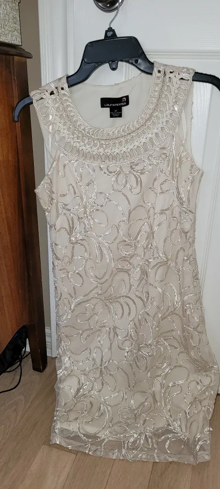 Laura Petites Dress - Size 6 - Needs Dry Cleaning/Has Stains