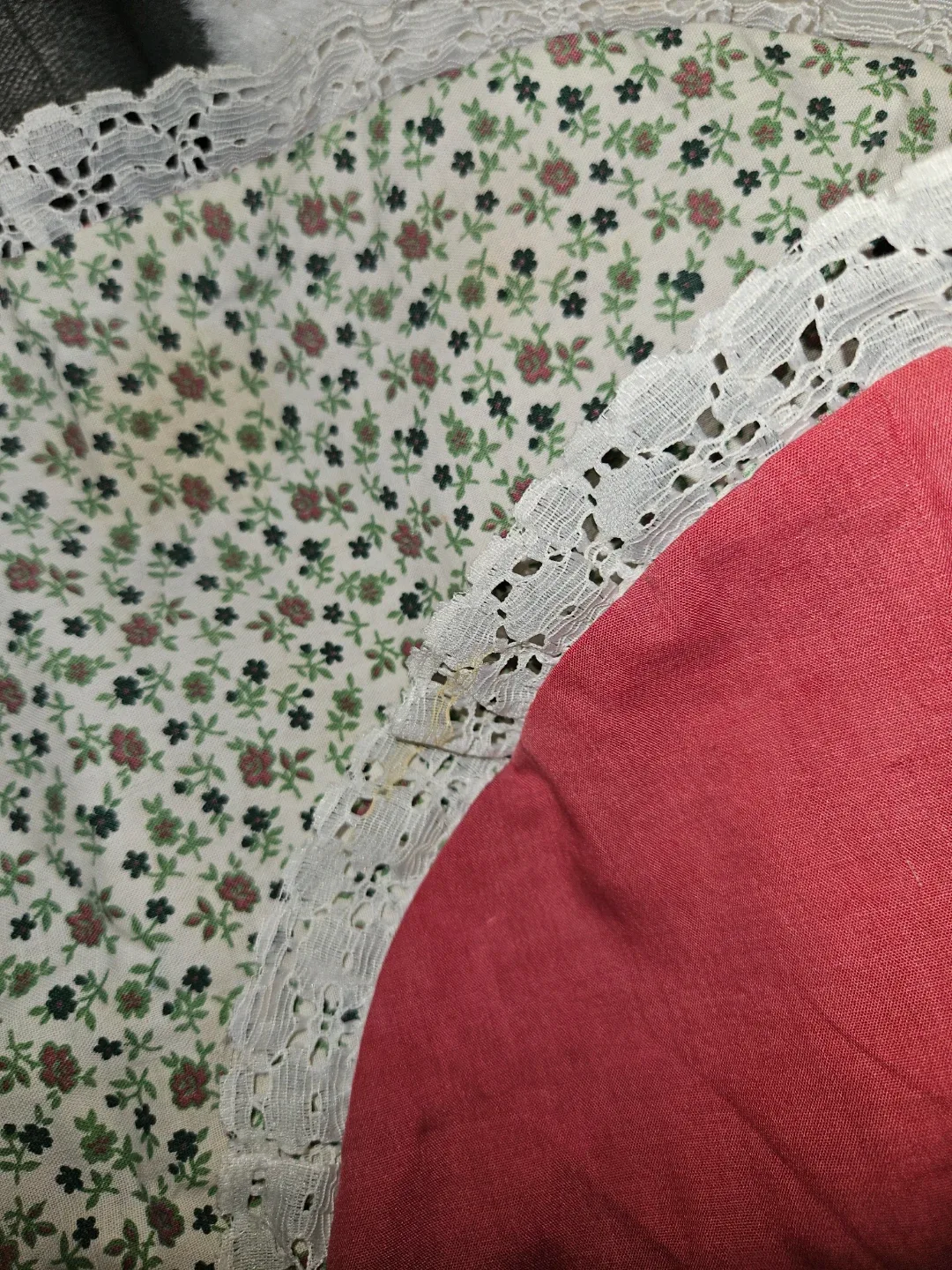 Floral Accent Matt's, bear, and dollies image indicator(3)