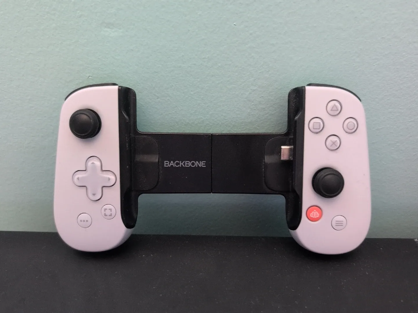 Backbone One Mobile Gaming Controller image indicator(2)