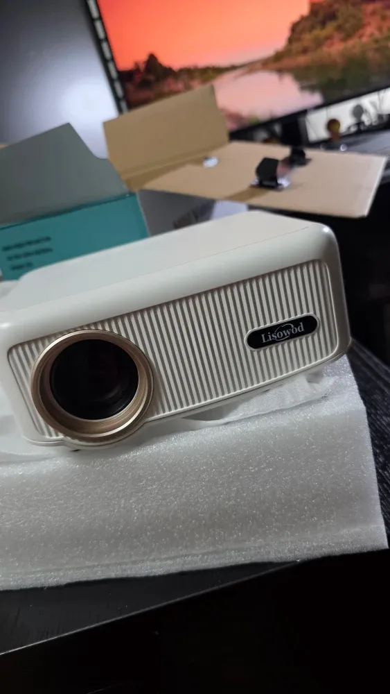 Lisowbd Mini Video Projector - New in Box! image indicator(2)