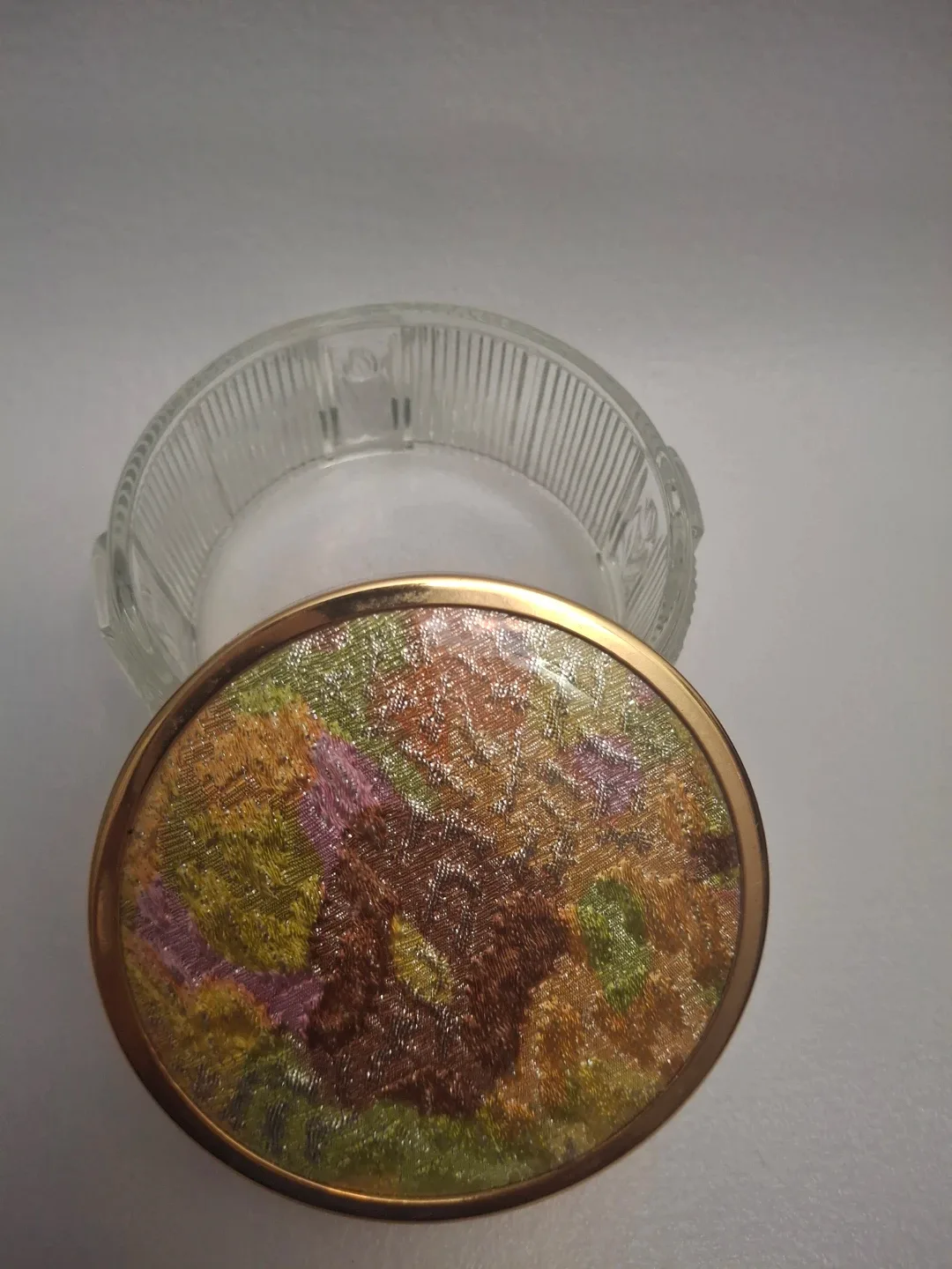 Vintage Round Glass Trinket Box image indicator(5)