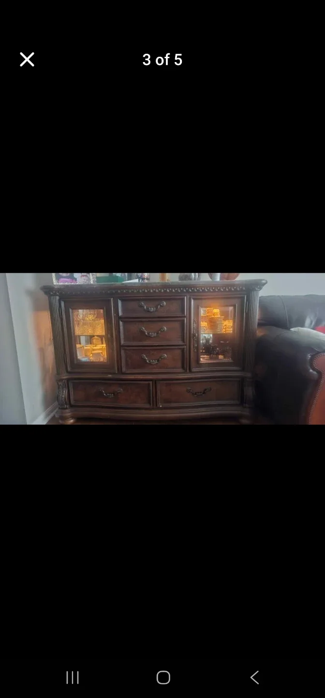 Dark Wood Dining Room Set image indicator(2)