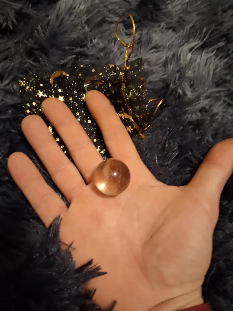 Crystal Ball with Pouch image indicator(2)