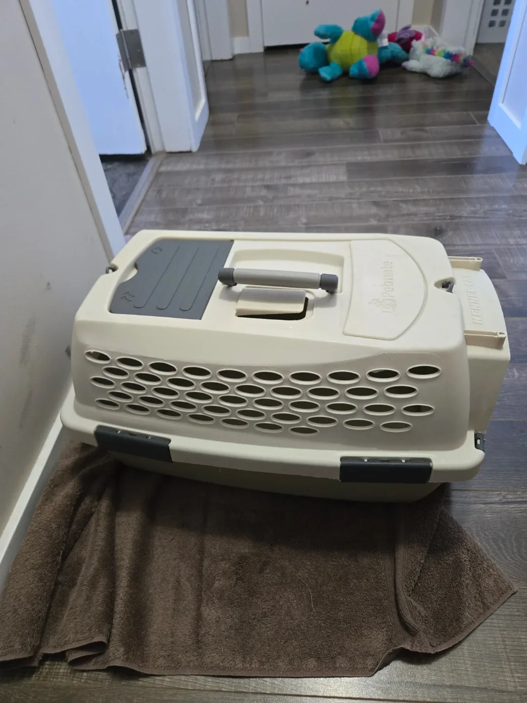 Petmate Kennel Cab Pet Carrier image indicator(4)
