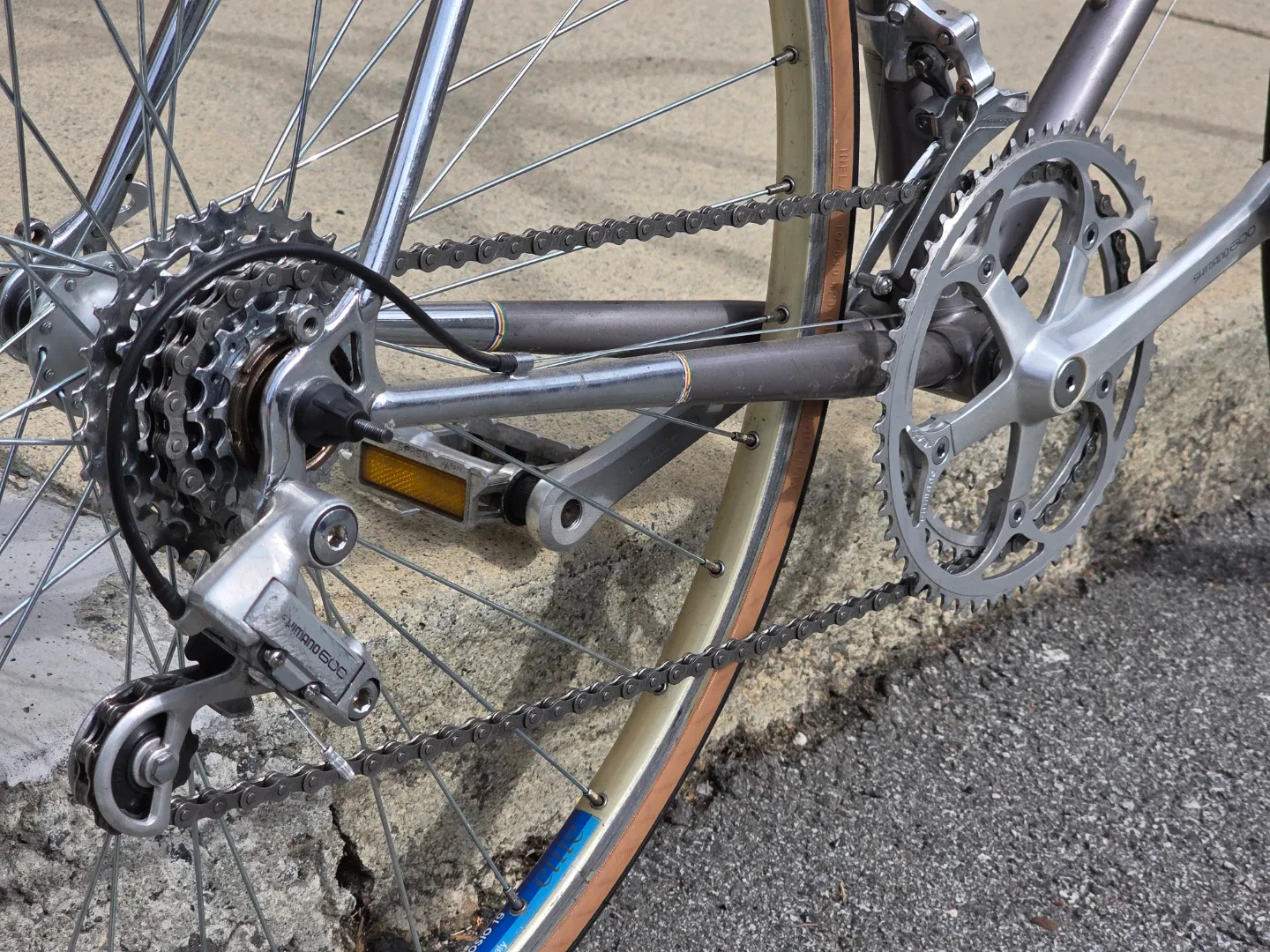 Refurbished Vintage Apollo Imperial Road Bike image indicator(5)