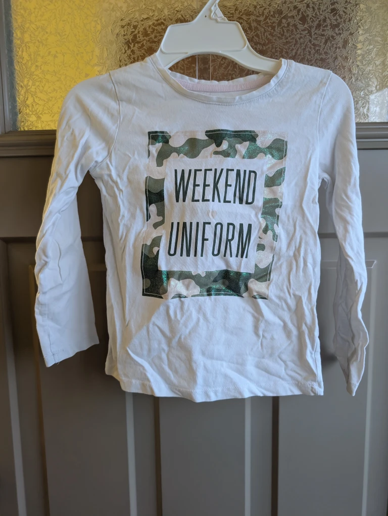 Girls sz 6 long sleeved shirts $3 each