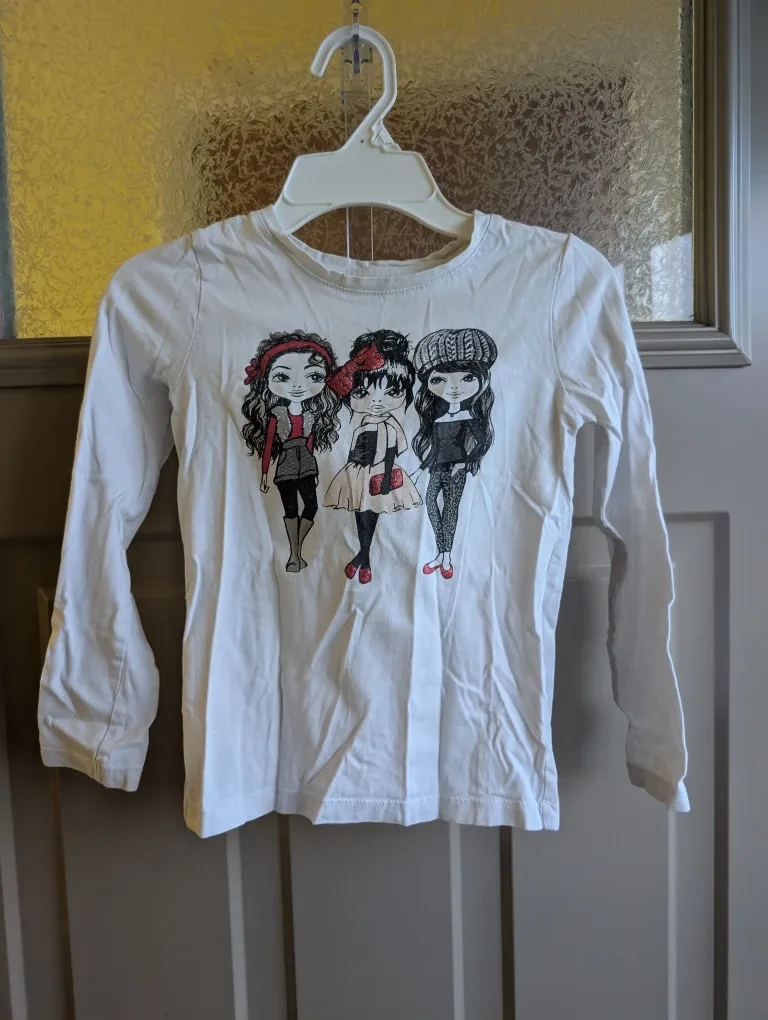 Girls sz 6 long sleeved shirts $3 each image indicator(5)