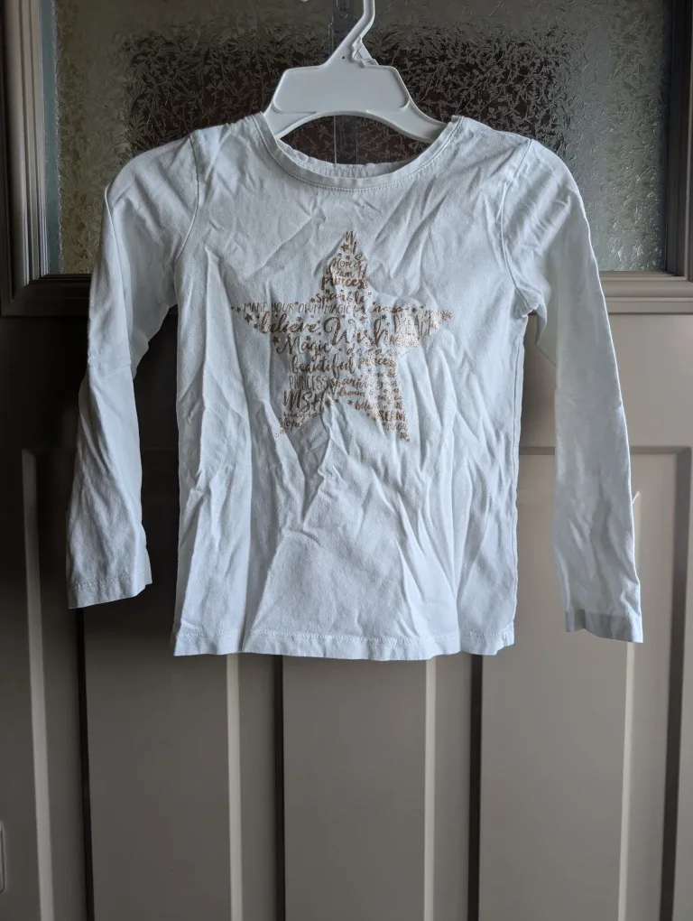 Girls sz 6 long sleeved shirts $3 each image indicator(8)