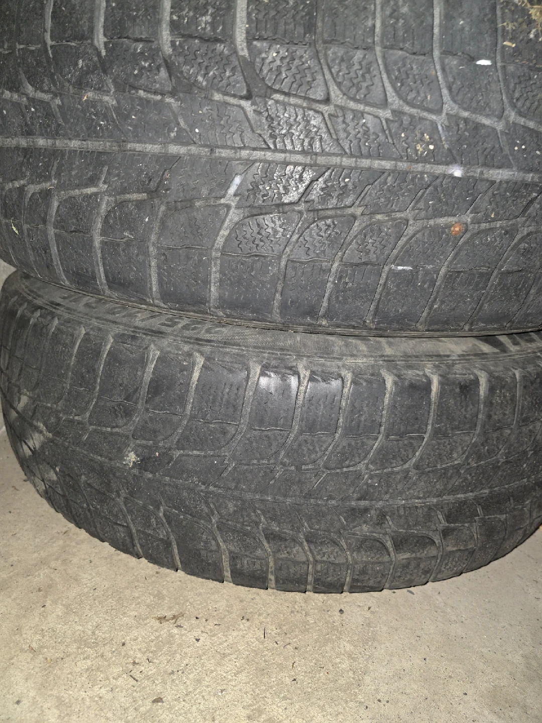 Michelin 225/70R16 Tire Set - photo 4