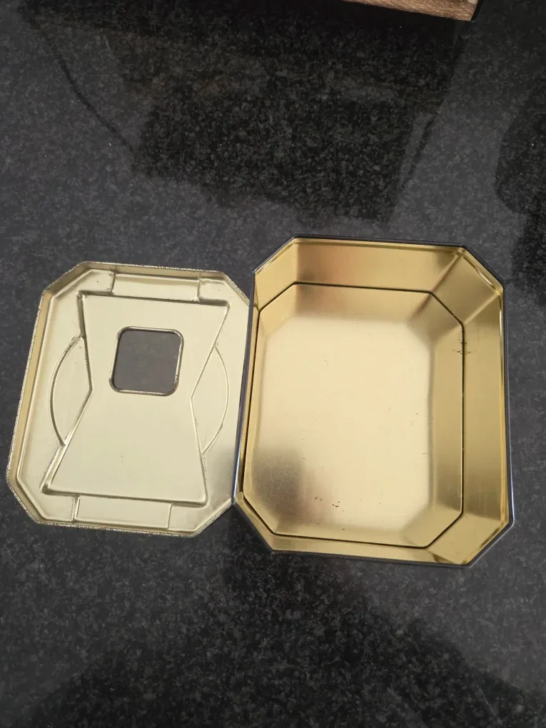 Yu-Gi-Oh! Booster Pack Collectors Tin 2005 image indicator(4)