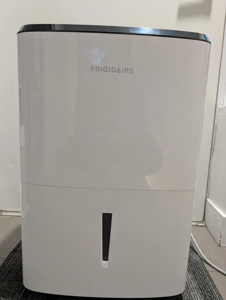 Frigidaire Dehumidifier - Like New! image indicator(3)