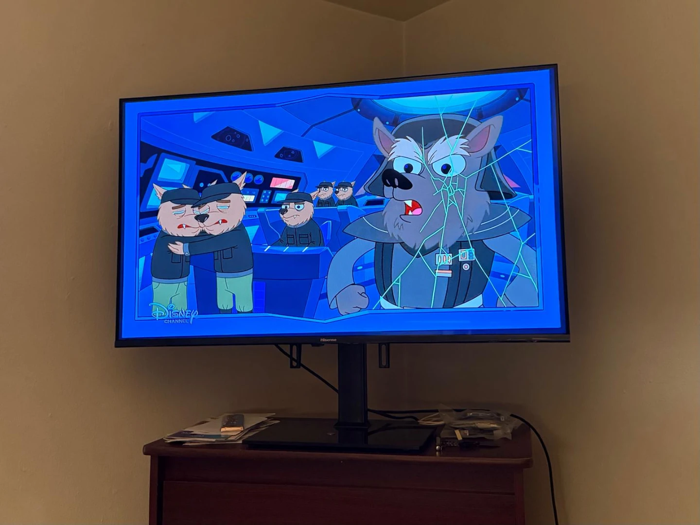 Hisense TV - photo 2