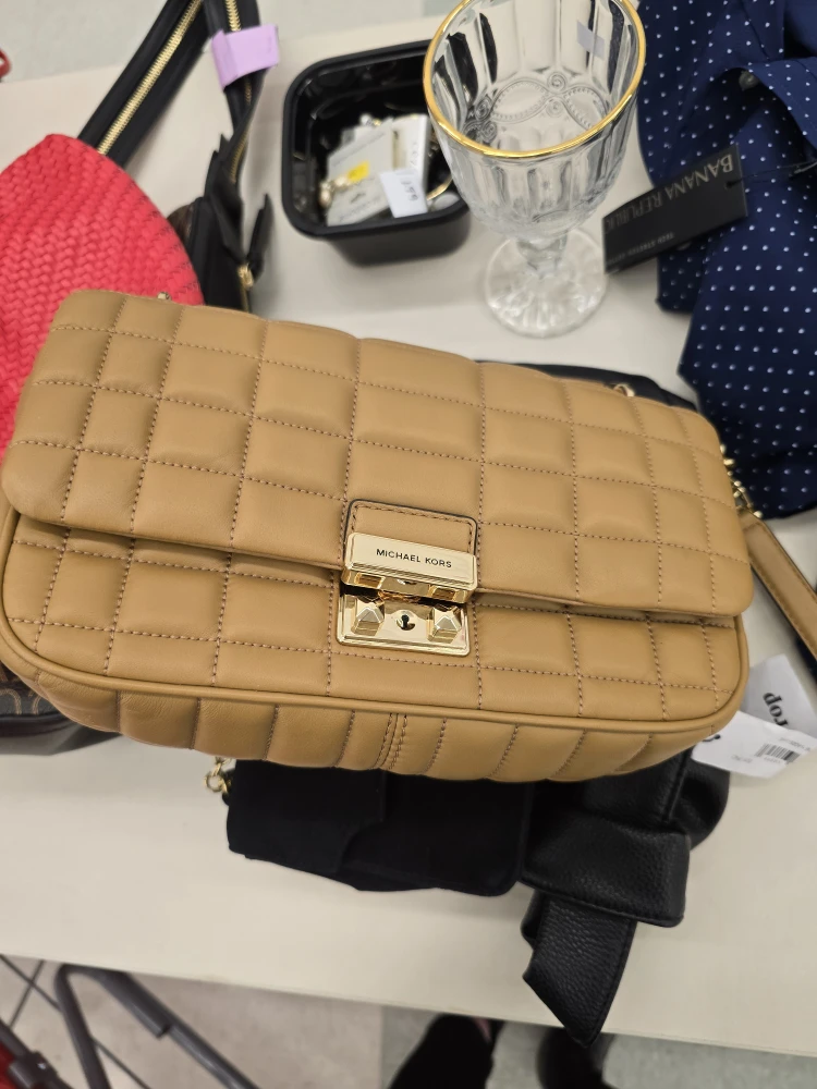 Open to Offers,Authentic Michael Kors Quilted Leather Bag - photo 4