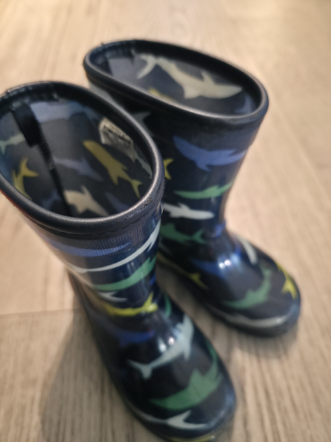 Shark Pattern Rain Boots - Size 9 - photo 2
