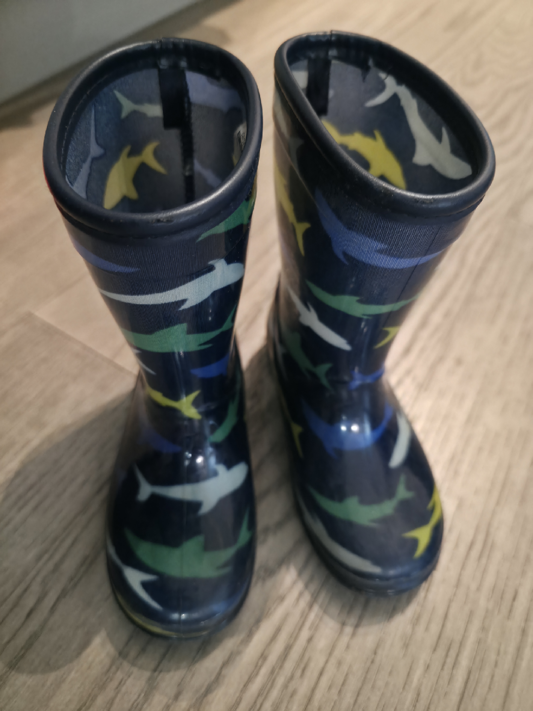 Shark Pattern Rain Boots - Size 9 - photo 3