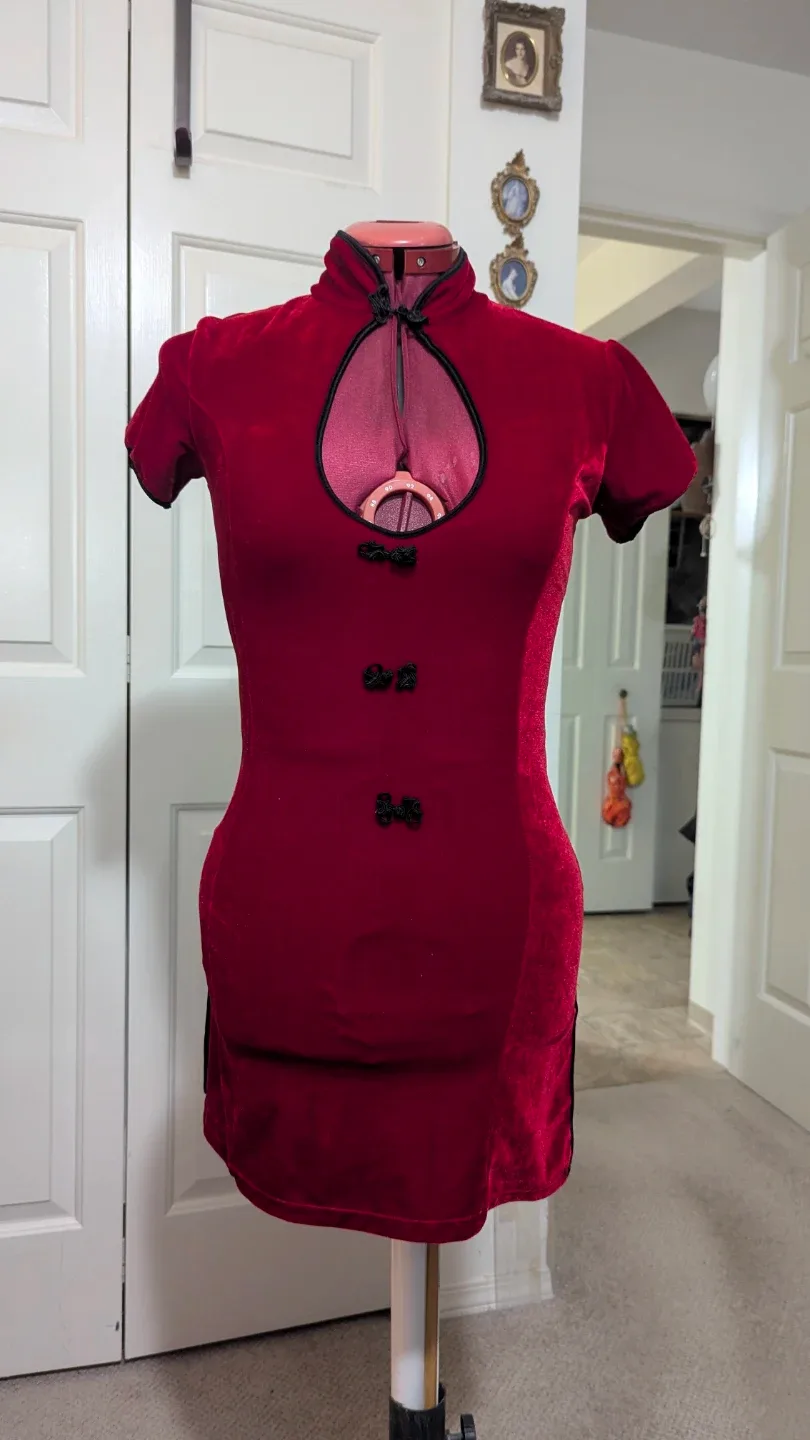 Red Velvet Cheongsam Dress image indicator(2)