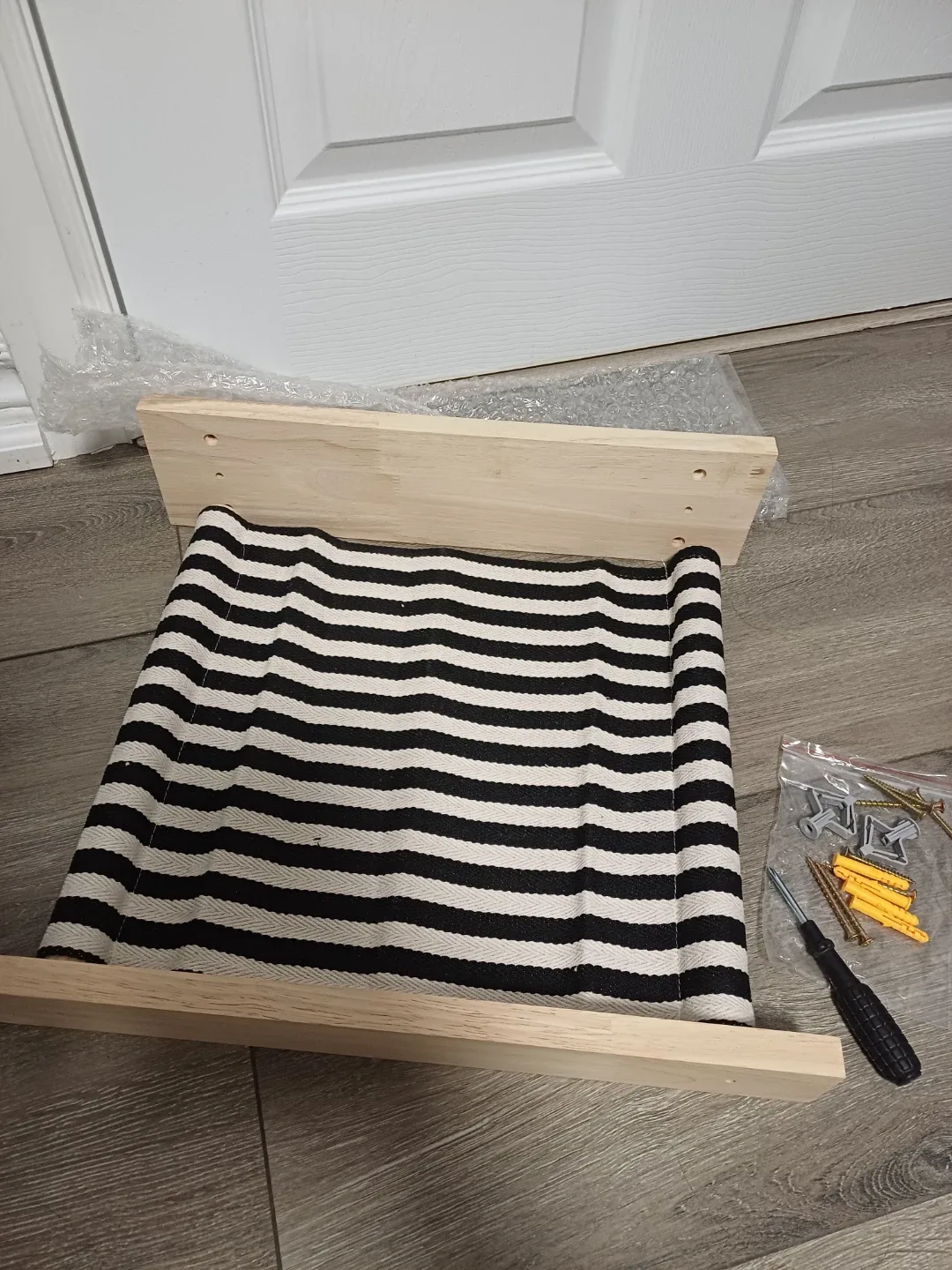 FUKUMARU Rubber Wood Cat Hammock image indicator(3)