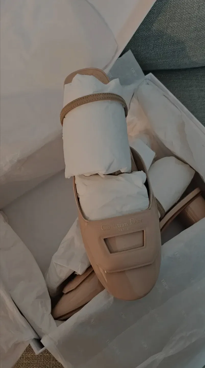 Dior Day Patent Calfskin Heels Size 38.5 image indicator(3)