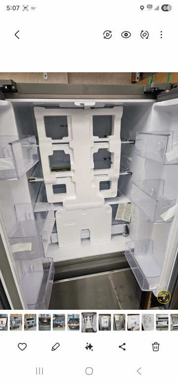 New Samsung 30in Stainless steel french door refrigerator - photo 2