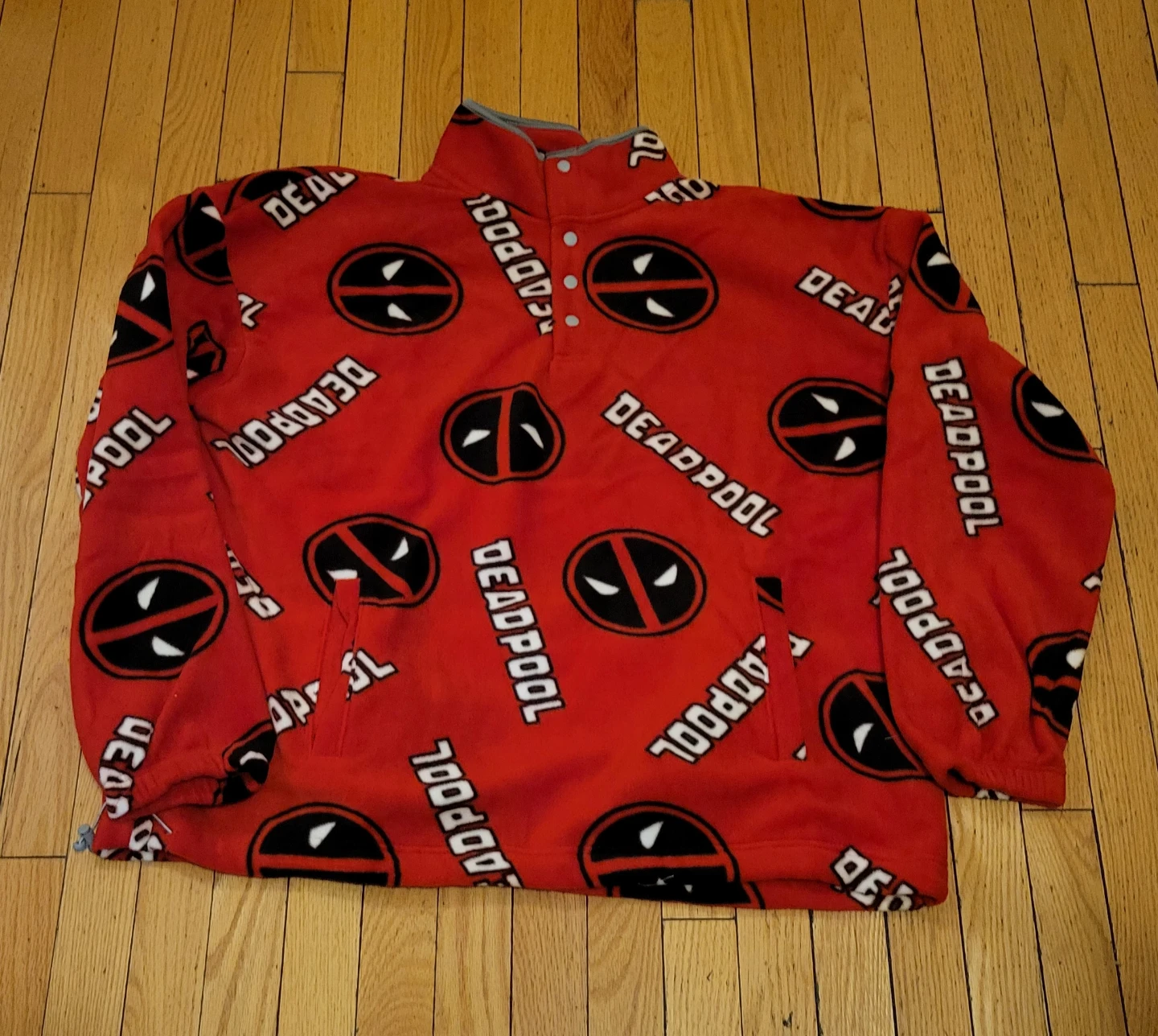 Deadpool Fleece Pullover - Size M