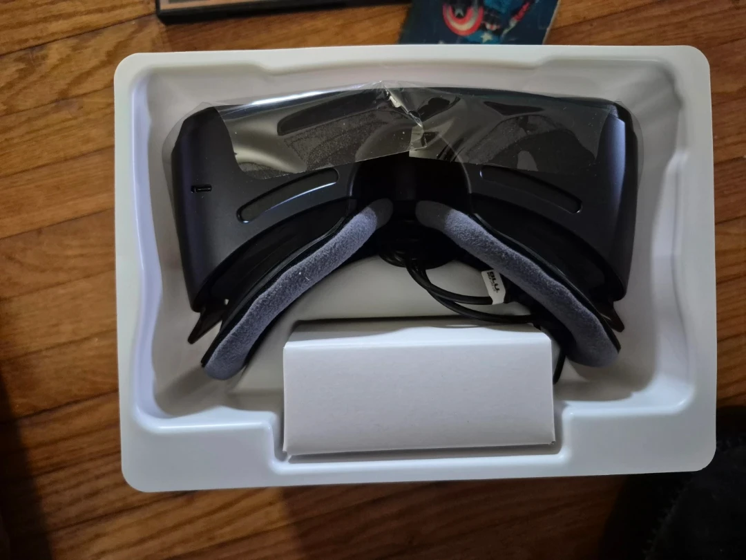 Samsung Gear VR SM-R323 Headset - Like New! - photo 2