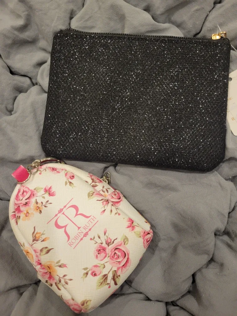 Keychain mini backpack &  Black small pouch image indicator(2)