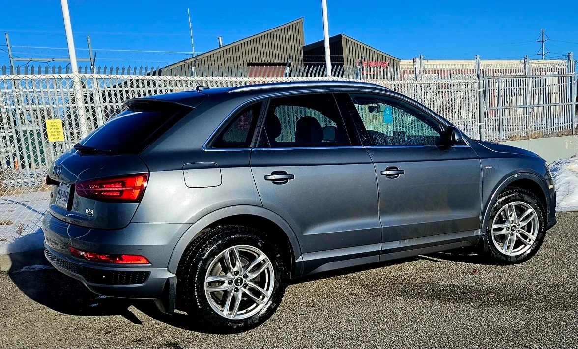 Audi Q3 quattro image indicator(2)