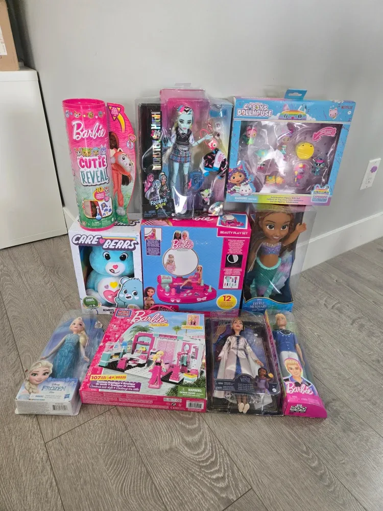 Brand new toys barbie dolls n xmas gifts