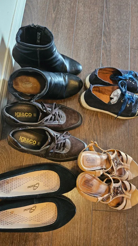 Assorted Ladies Shoes - Clarks, Igi&Co, Sodini image indicator(2)