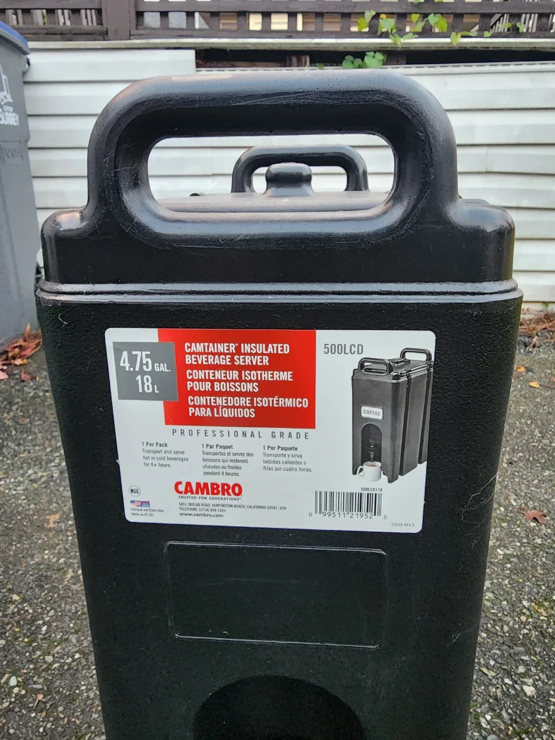 Cambro Camtainer 4.75 Gal Insulated Beverage Server image indicator(3)