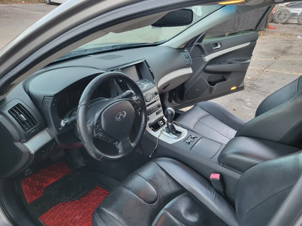 Infiniti G37x Sedan image indicator(7)