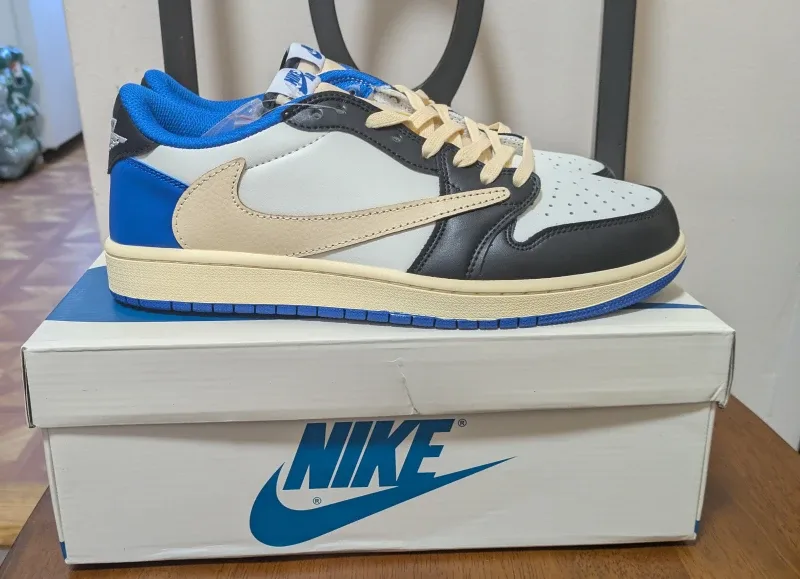 Nike Jordan x Travis Scott men size 7,8,9,10,11,12 image indicator(4)