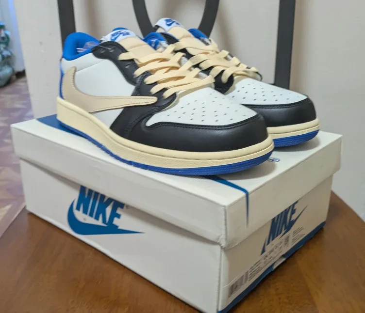 Nike Jordan x Travis Scott men size 7,8,9,10,11,12 image indicator(5)