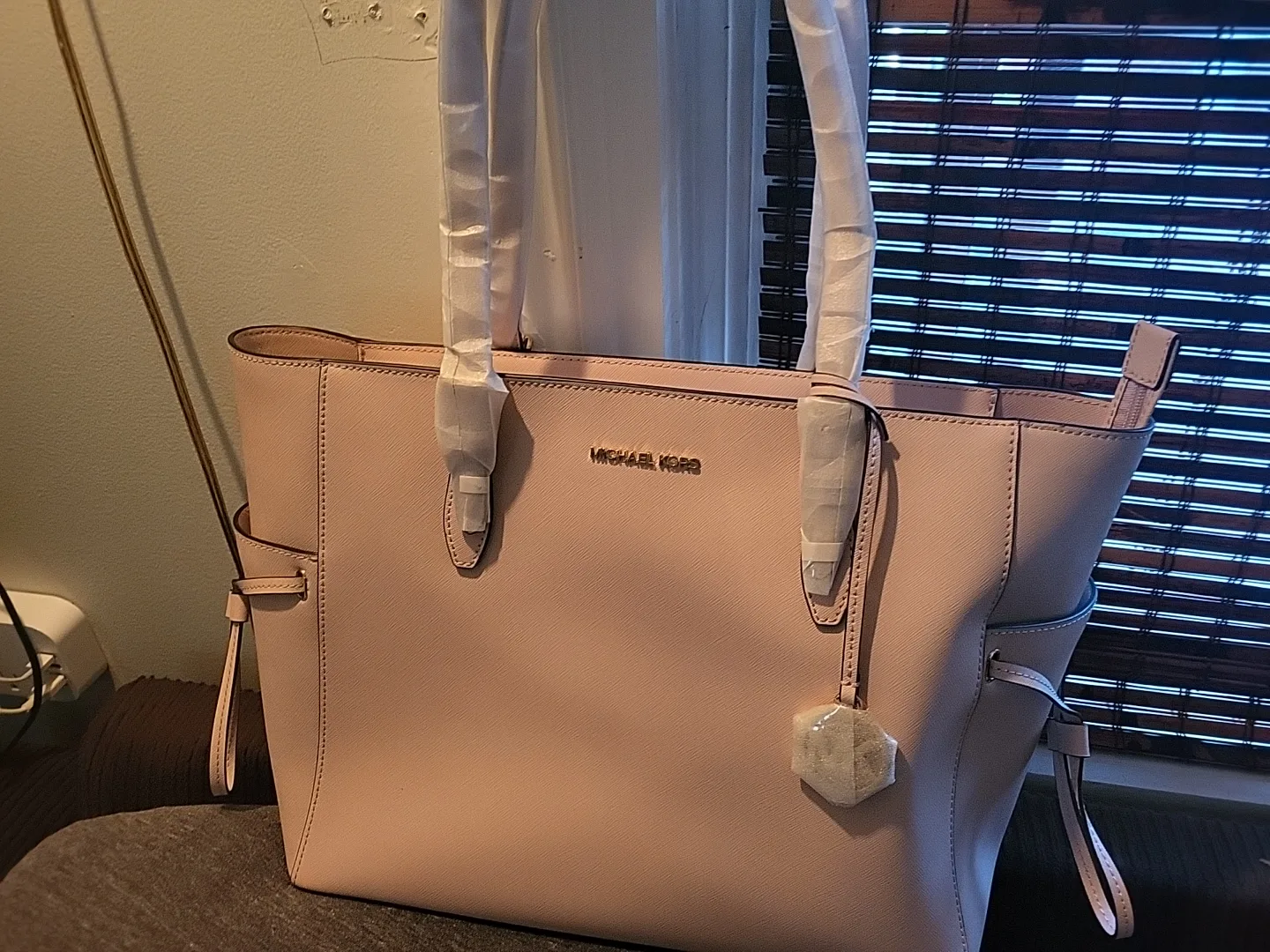 Michael Kors Blush Tote Bag image indicator(4)