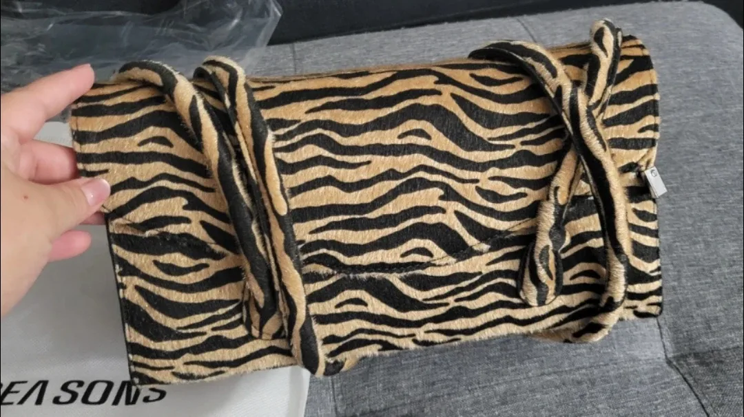 8 Other Reasons zebraPrint Bag