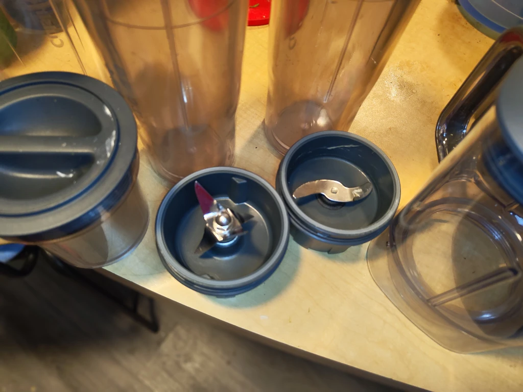 Cuisinart Compact Portable Blender and smoothie maker - photo 3