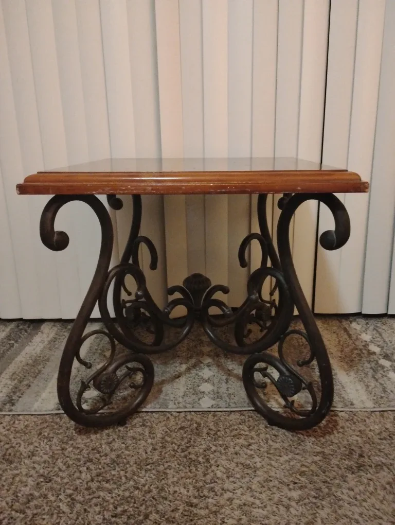 Side Table with Wood Top & Metal Base thumbnail