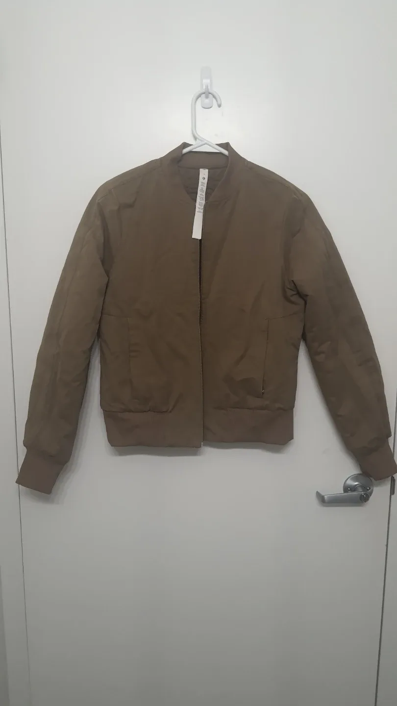 Lululemon Bomber Jacket - Size 6 image indicator(3)